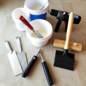 أدوات تثبيت ولصق البلاط في أعمال البلاط