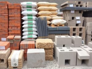 مواد بناء منازل متنوعة من الطوب والخرسانة والحديد